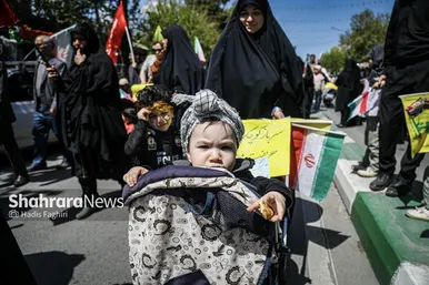 گزارش تصویری| راهپیمایی کالسکه سواران در اربعین رهبر شهید انقلاب در مشهد