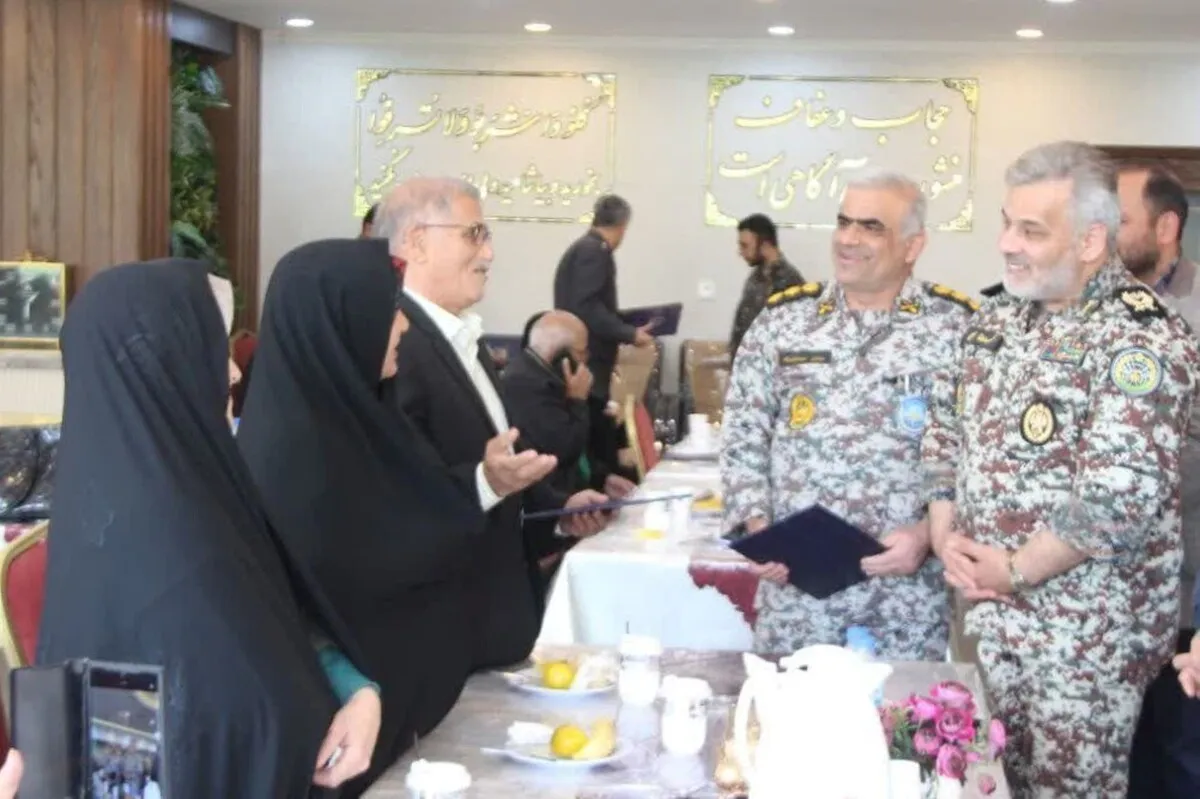 فرمانده منطقه پدافند هوایی شمال شرق: خانواده شهدا، جانبازان و ایثارگران بزرگترین یادگاران دفاع مقدس هستند