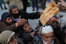 کمبود بودجه؛ کمک&zwnj;های برنامه جهانی به نیازمندان افغانستان را کاهش داد