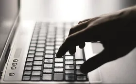 برداشت ۱۰۰ میلیون تومانی دختر ۸ ساله از حساب پدرش در مشهد