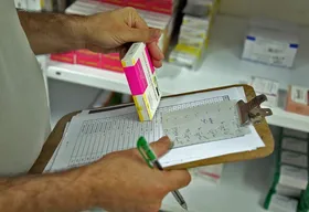 سهم ۵۵ درصدی داروخانه&zwnj;های دولتی از بازار دارویی | صنعت داروسازی کشور نیازمند نوسازی است