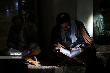 جزءخوانی قرآن در حرم حضرت معصومه (س)