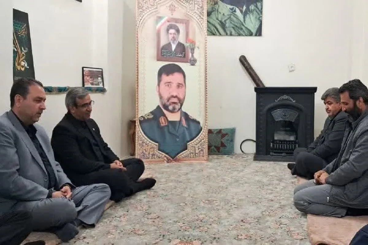 دیدار استاندار خراسان رضوی با خانواده «سردار شهید یاسر زروندی» از شهدای جنگ تحمیلی رمضان