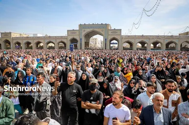 گزارش تصویری | لحظه تحویل سال در حرم مطهر امام رضا (ع)