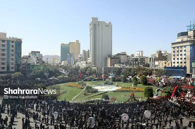 عزاداری شهادت امام رضا (ع) در خیابان‌های منتهی به حرم مطهر رضوی