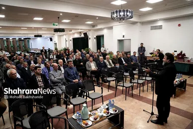 گزارش تصویری | آیین تجلیل از حسین نخعی شریف، اهدای پلاک افتخار و رونمایی از کتاب «تاریخ فوتبال مشهد»