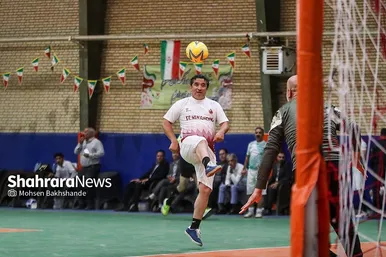 گزارش تصویری | بازی خیرخواهانه یاران خداداد عزیزی به مناسبت عید غدیر در کانون اصلاح و تربیت مشهد