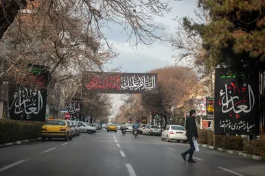 فضاسازی شهر مشهد به مناسبت ایام فاطمیه و سالگرد شهادت سردار سلیمانی
