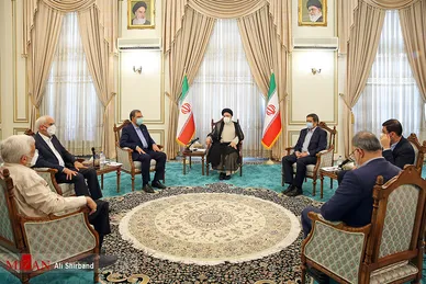 دیدار صمیمانه رئیس جمهور منتخب با کاندیداهای انتخابات ۱۴۰۰
