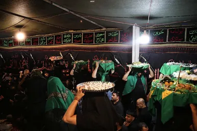 آیین سینی گردانی حضرت قاسم علیه السلام در شب هشتم محرم