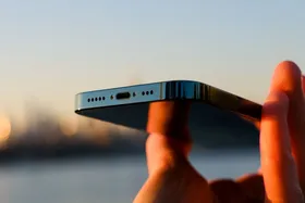 اپل در حال آزمایش آیفون با پورت USB-C است