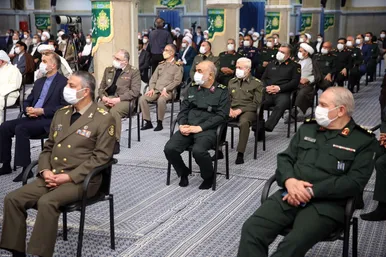 دیدار جمعی از مسئولان نظام و مهمانان شرکت کننده در کنفرانس وحدت اسلامی با رهبر معظم انقلاب