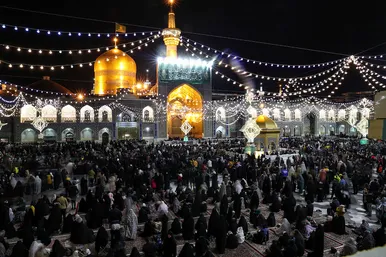 حال و هوای حرم مطهر رضوی در آستانه نیمه شعبان