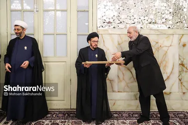 آیین جاروکشی حرم مطهر رضوی