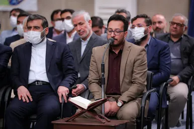 دیدار شاعران و اساتید ادبیات فارسی با رهبر انقلاب