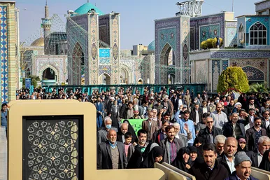 راهپیمایی اصناف، بازاریان و نمازگزاران پس از نماز جمعه مشهد