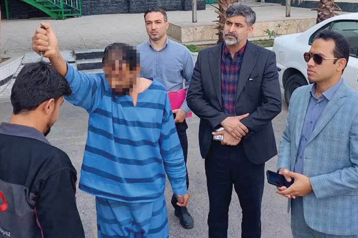متهمی که پارسال در بولوار توس مرتکب قتل شده بود، دیروز صحنه جنایت را بازسازی کرد | قتل بدون علت خاص!