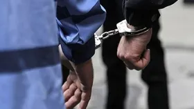 توزیع کننده دلار&zwnj;های تقلبی در مشهد دستگیر شد (۶ آذر ۱۴۰۲)