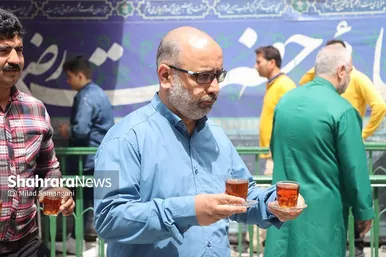 میزبانی قائم‌شهری‌ها از زائران رضوی در چایخانه امام رضا (ع)