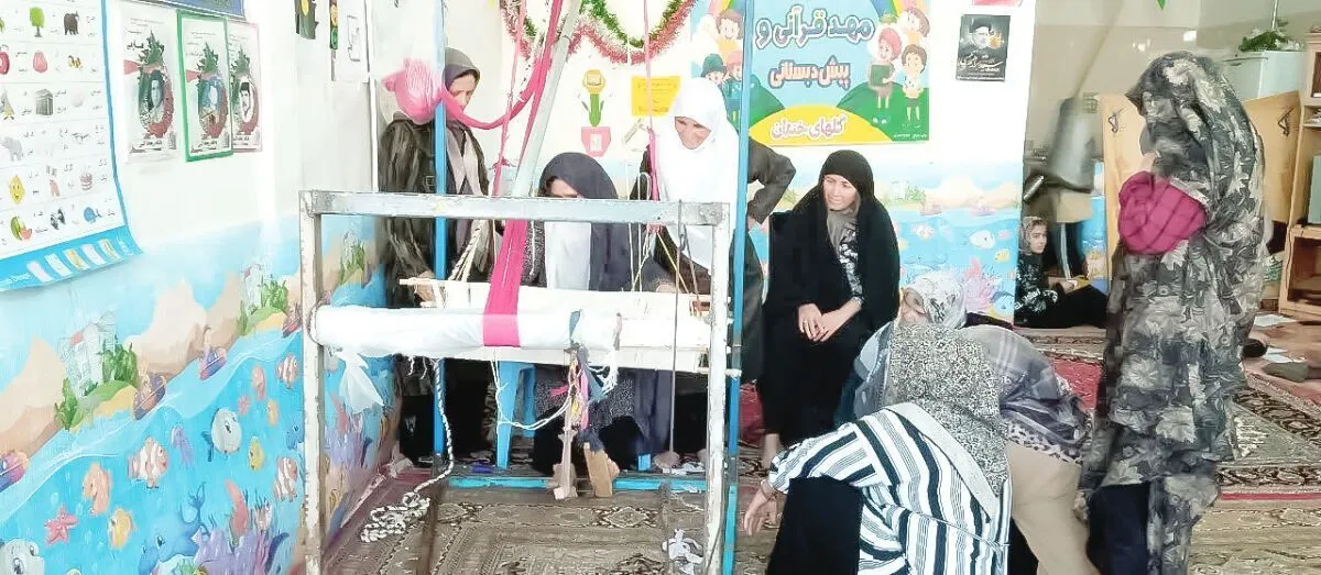 بانوی کارآفرین روستایی حافظ میراث مادری
