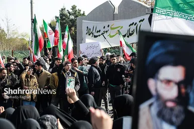 گزارش تصویری | تجمع دانشجویان مقابل دانشگاه فردوسی (۱۰ اسفند ۱۴۰۴)
