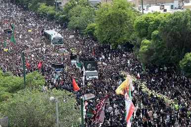 تشییع پیکر رئیس‌جمهور و شهدای خدمت در مشهد - 2