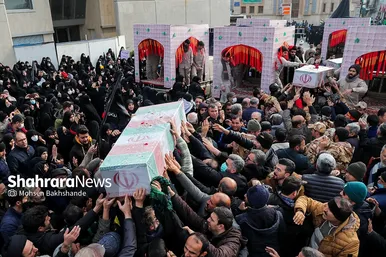 تشییع پیکر مطهر ۱۰ شهید گمنام در مشهد
