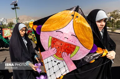 گزارش تصویری | پرواز بادبادک‌ها به یاد کودکان میناب