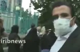 پیرمرد ۹۴ ساله در صف واکسن حسینیه ارشاد! + فیلم