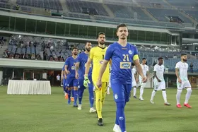 ابهامات ممنوعیت ورود خارجی&zwnj;ها به استقلال و پرسپولیس