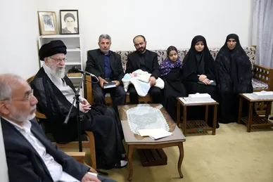 تصاویری از دیدار خانواده‌های شهدای شرارت اخیر رژیم صهیونیستی با رهبر معظم انقلاب