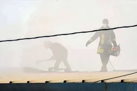 آتش سوزی مرگبار در کارخانه مواد شوینده قم + فیلم