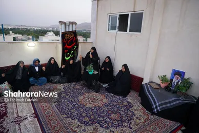 گزارش تصویری | روضه خانگی،در سوگ آقای شهید ایران