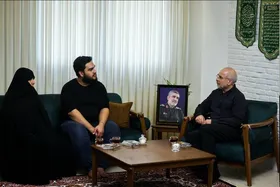 قالیباف در منزل شهید حاجی&zwnj;زاده حضور یافت