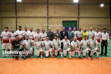 گزارش تصویری | بازی خیرخواهانه یاران خداداد عزیزی به مناسبت عید غدیر در کانون اصلاح و تربیت مشهد