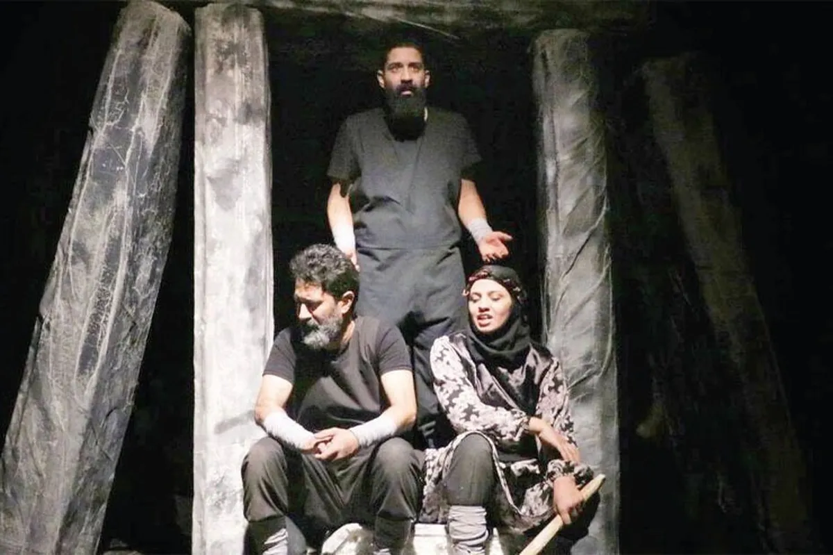 گفتگو با عبدالحکیم مشورتی، کارگردان نمایش «الهه سنگ» | نگاه جشنواره‌ای، نمایش‌های بومی را به انزوا می‌برد