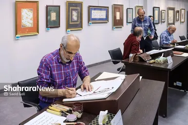 گزارش تصویری | رویداد هم‌نویسی «حصن حصین» با حضور استادان خوشنویسی مشهد در نگارخانه رضوان