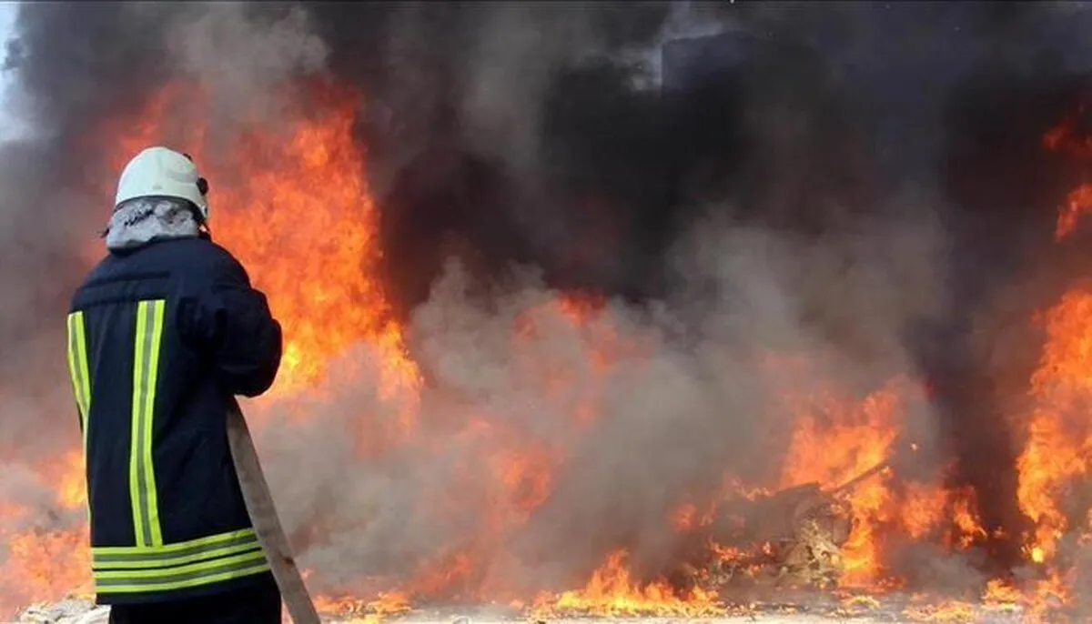 نجات ۱۷ مسافر از حریق یک سوئیت آپارتمان دو طبقه در خیابان سرشور مشهد (۵فروردین۱۴۰۳)