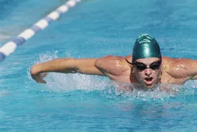 هشدار یک استاد دانشگاه: شنا کردن با &laquo;لنز&raquo; ممنوع است