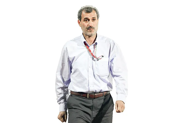کی‌روش بیل‌زن بود، باغچه کلمبیا را بیل می‌زد