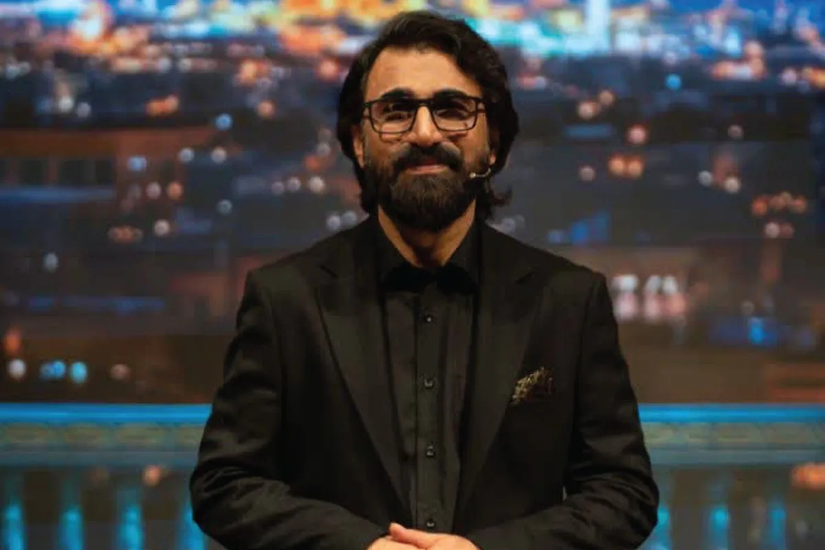 صابر خراسانی، مجری شناخته شده مشهدی از تجربه اجرا در «سلام آقا» می گوید | روایتی از عمق یک عمر انتظار