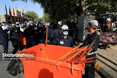 تنظیف خیابان های نجف اشرف توسط پاکبانان مشهدی