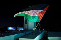 قسم به قدس که یک روز، روز فتح آید| گزارشی از خروش مشهدی‌ها در جشن مردمی عملیات «طوفان الاقصی»+ فیلم