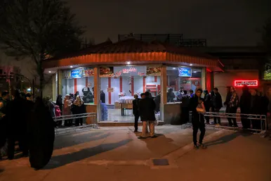  اسکان زائران نوروزی در ورزشگاه امام رضا (ع) مشهد