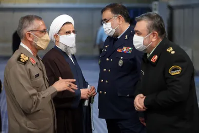 دیدار جمعی از مسئولان نظام و مهمانان شرکت کننده در کنفرانس وحدت اسلامی با رهبر معظم انقلاب