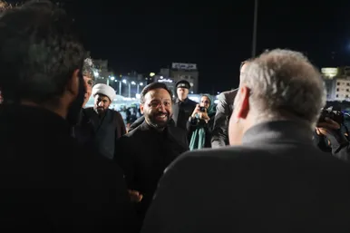 عکس‌هایی از شهید مالک رحمتی در حرم امام‌رضا(ع)