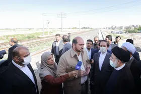 حضور آیت&zwnj;الله رئیسی در محل اجرای پروژه راه&zwnj;آهن شهری ورامین