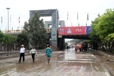 حضور وزیر کشور در مناطق سیل زده مشهد 