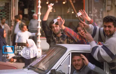 ۸ آذر ۱۳۷۶ روزی که ایران خندید