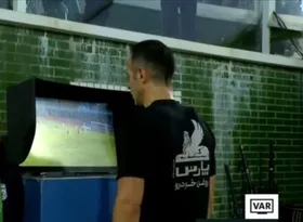 ویدئو | VAR پنالتی پرسپولیس را پس گرفت | تصمیم داور در دیدار با خیبر تغییر کرد (۲۲ مهر ۱۴۰۵)